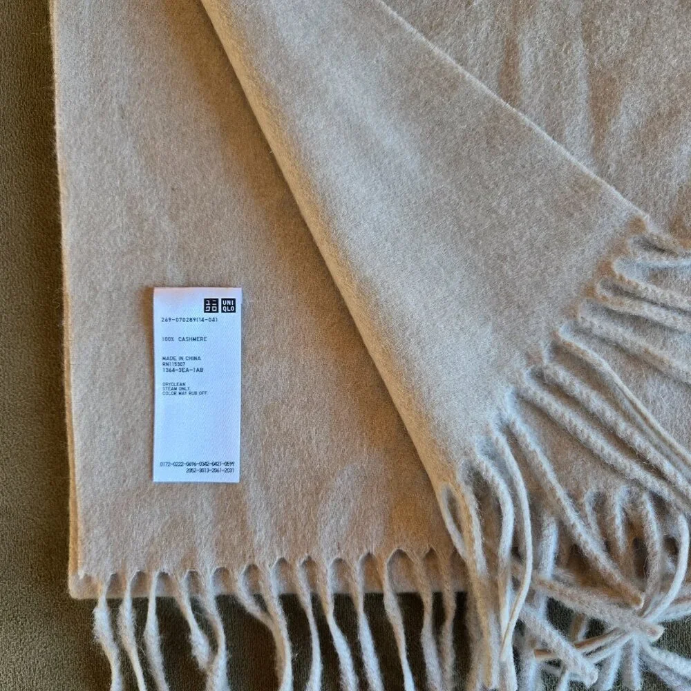 NWOT Uniqlo Woven Cashmere Scarf
